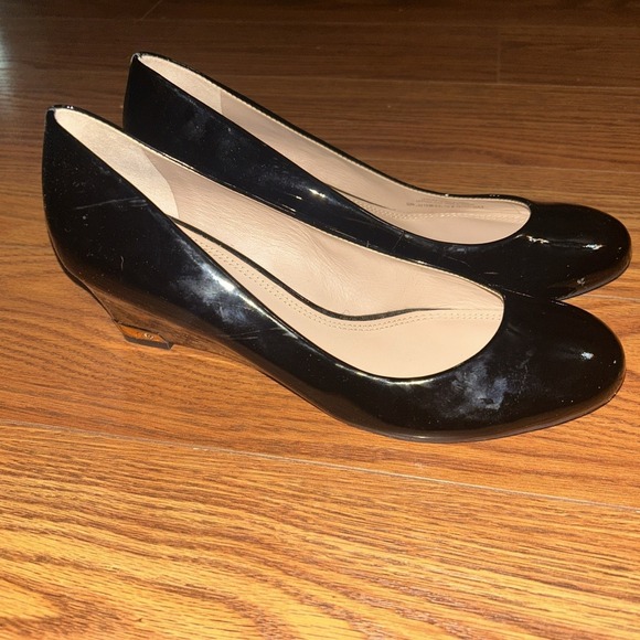 Tory Burch Shoes - EUC Classic Tory Burch Astoria Black Patent Leather Wedge Heels Size 9